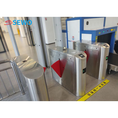 Turnostela de porta de barreira de segurança para controle de acesso a pedestres na estação de metrô